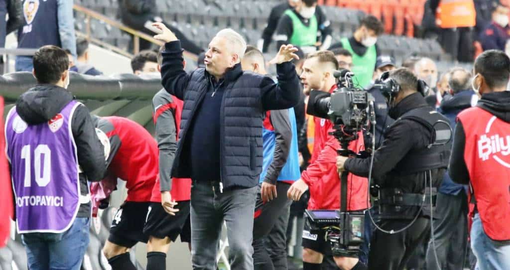 Gaziantep-Erfolgstrainer Marius Sumudica deutet Abschied im Winter an