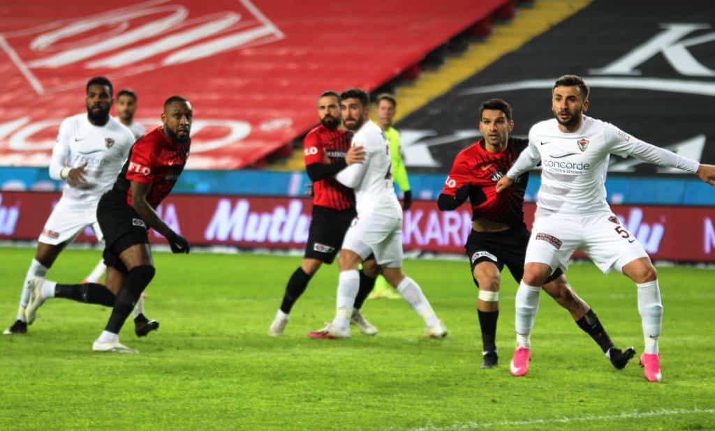 Gaziantep verspielt Sieg gegen Hatay, Karagümrük gewinnt in Denizli, Konya torlos