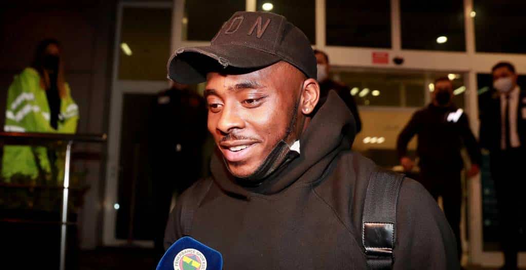 Bright Osayi-Samuel: „Ein Glücksfall mit Mesut Özil zusammenzuspielen“