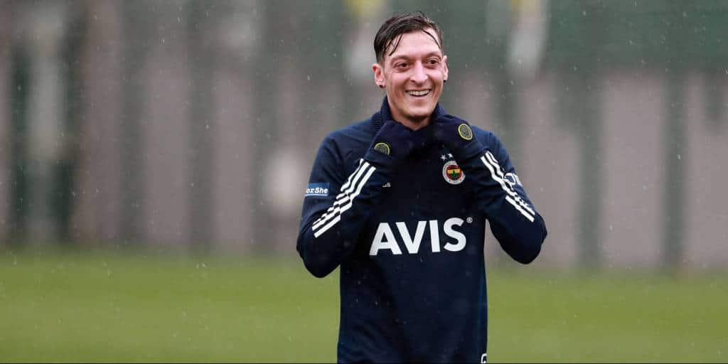 Mesut Özil: „Kann das größte Derby der Türkei nicht erwarten“