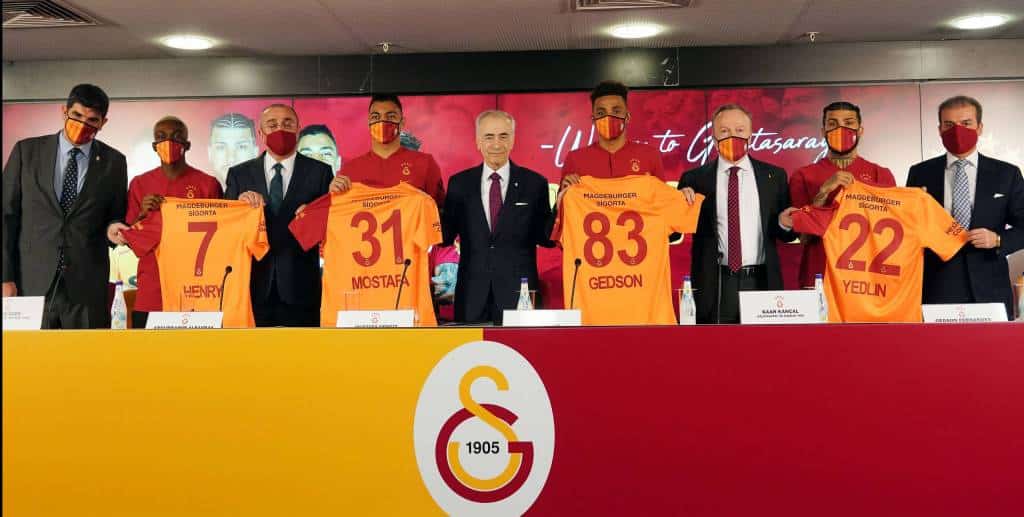 Galatasaray-Präsident Cengiz unterstellt Doppelverträge – Mohamed lag Angebot von Fenerbahce vor