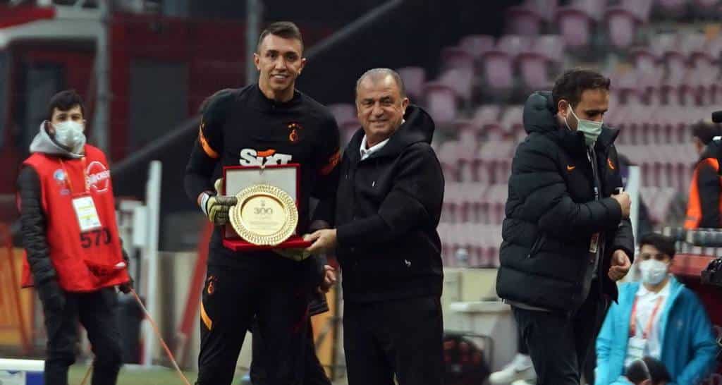 300 Mal Galatasaray: Meilenstein-Monster Muslera