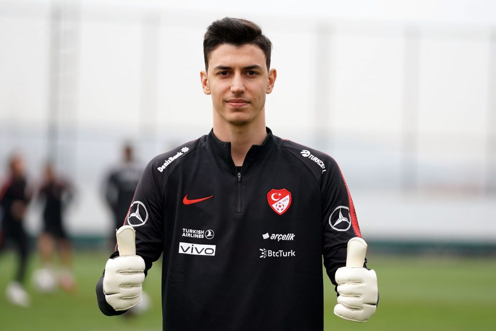 Berke Özer wieder für die Türkei: „Habe mich menschlich und als Torwart weiterentwickelt“