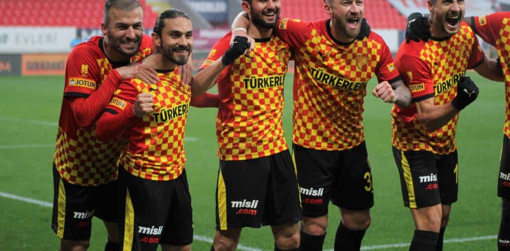 GazeteFokus auf Halil Akbunar: Göztepes gefährlicher Flügelflitzer