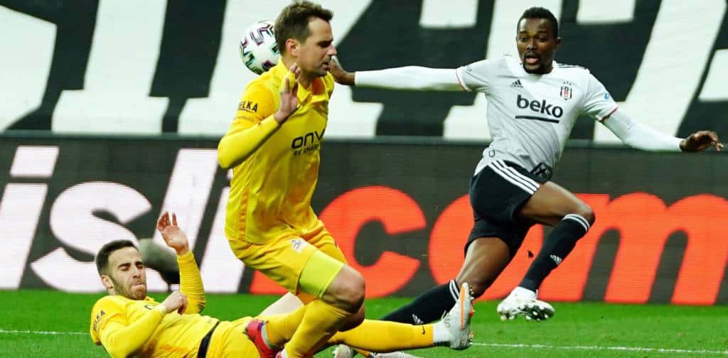 Besiktas und Ankaragücü teilen sich die Punkte, Rizespor gewinnt in Antalya