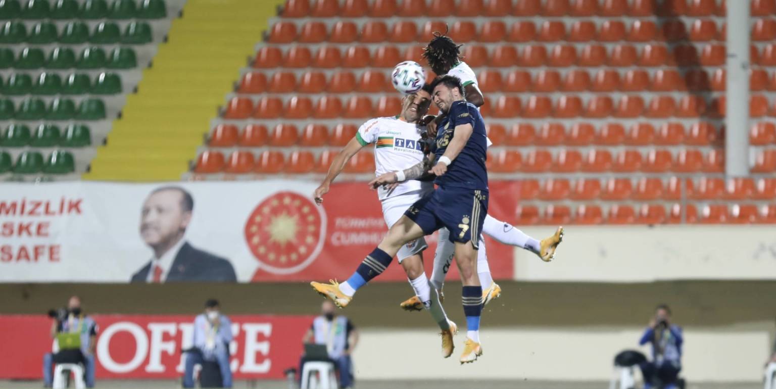 00 Aluminium bremst Alanyaspor gegen dezimiertes Fenerbahce! 00 Aluminium bremst Alanyaspor gegen dezimiertes Fenerbahce!