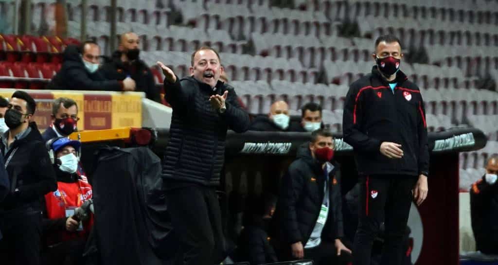 Sergen Yalcin: „Das ist eine Komödie, eine Tragödie“