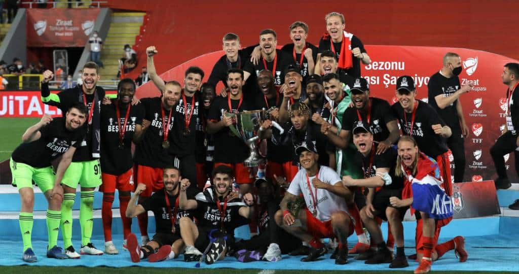 Nach Pokalgewinn: Besiktas-Coach Yalcin möchte eine Weile nicht über Fußball reden!