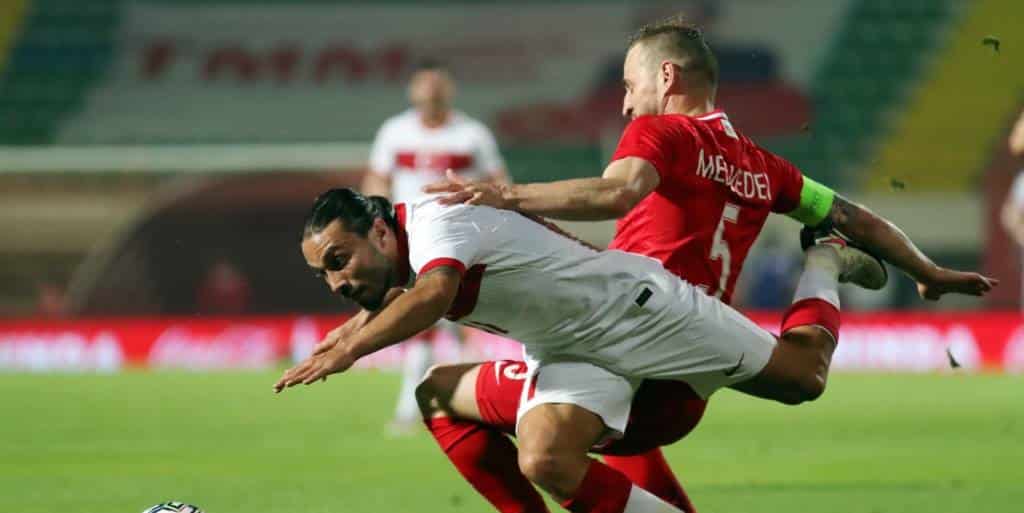 2:1! Türkei bezwingt Aserbaidschan dank Ayhan und Dervisoglu