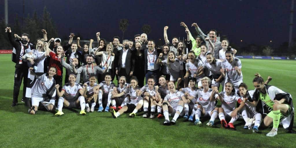 Besiktas-Frauenmannschaft gewinnt türkische Meisterschaft der Saison 2020/21