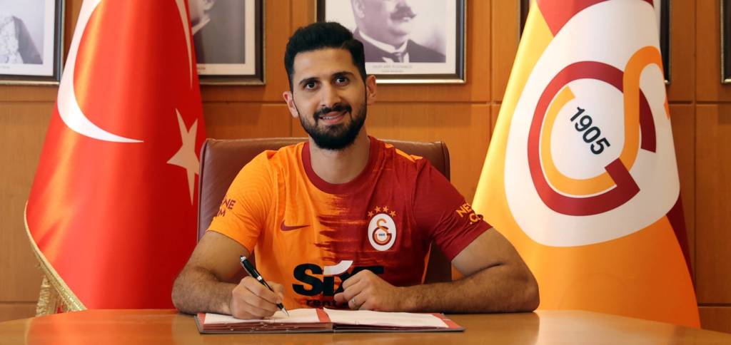 Galatasaray verlängert mit Emre Akbaba