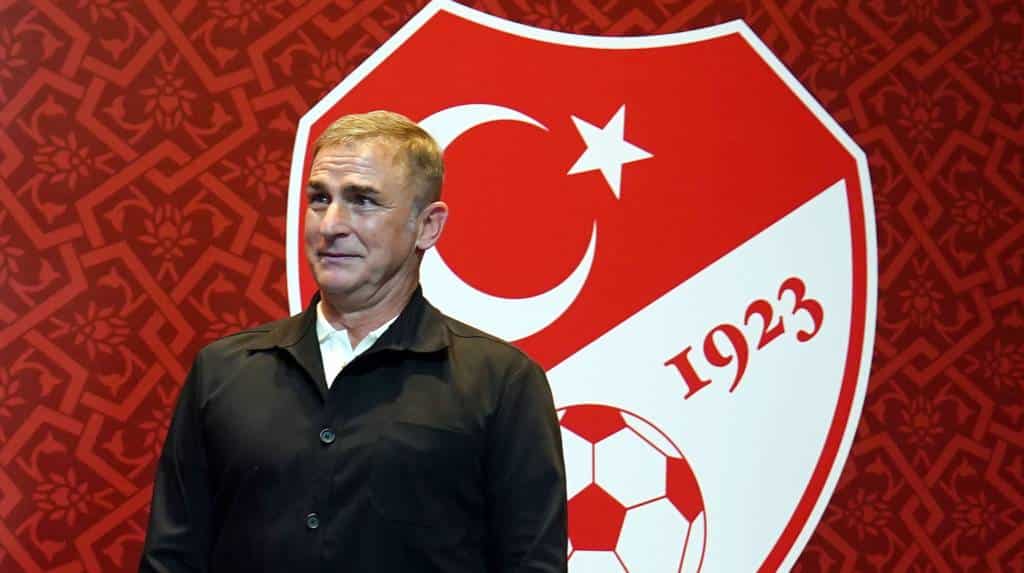 Nationaltrainer Stefan Kuntz: „Wir müssen behutsam mit Arda Gülers Nominierung für die A-Nationalmannschaft umgehen“