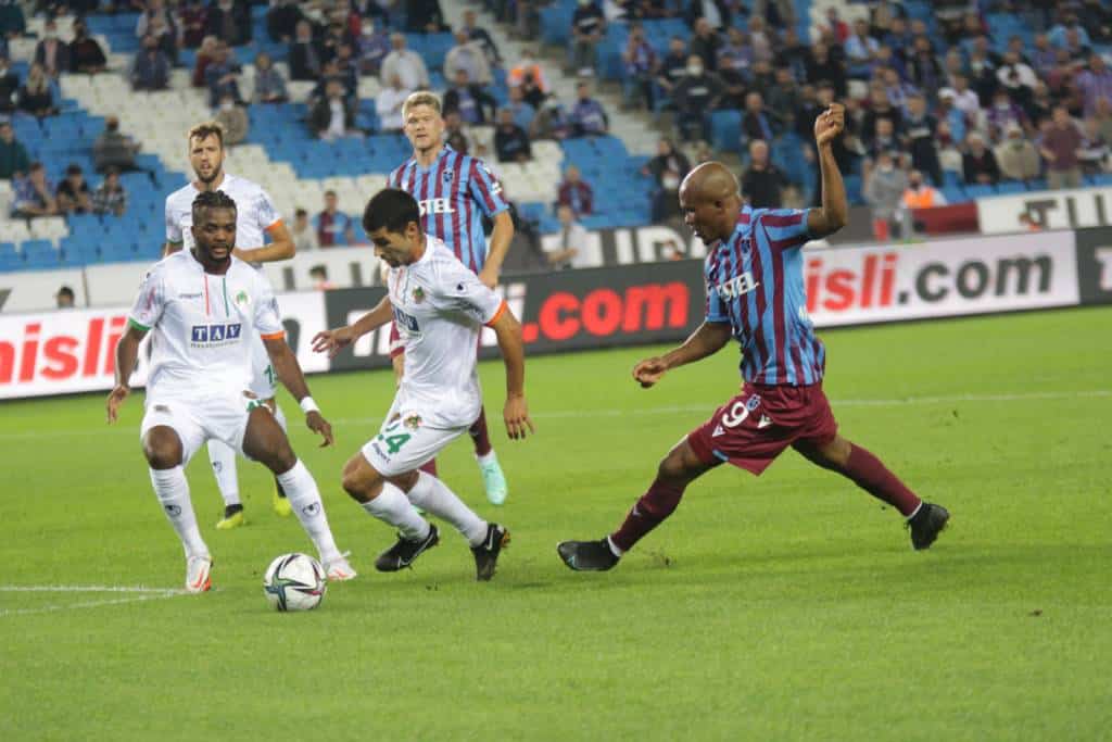 Nur 1:1 gegen Alanya – Trabzonspor verpasst Sprung auf Platz eins