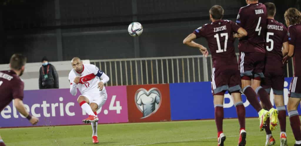 Türkei im Glück: Last-Minute-Elfer beschert Stefan Kuntz ersten Sieg