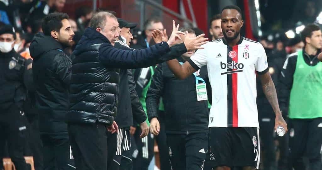 Besiktas: Larin-Manager soll mit Olympiakos verhandeln
