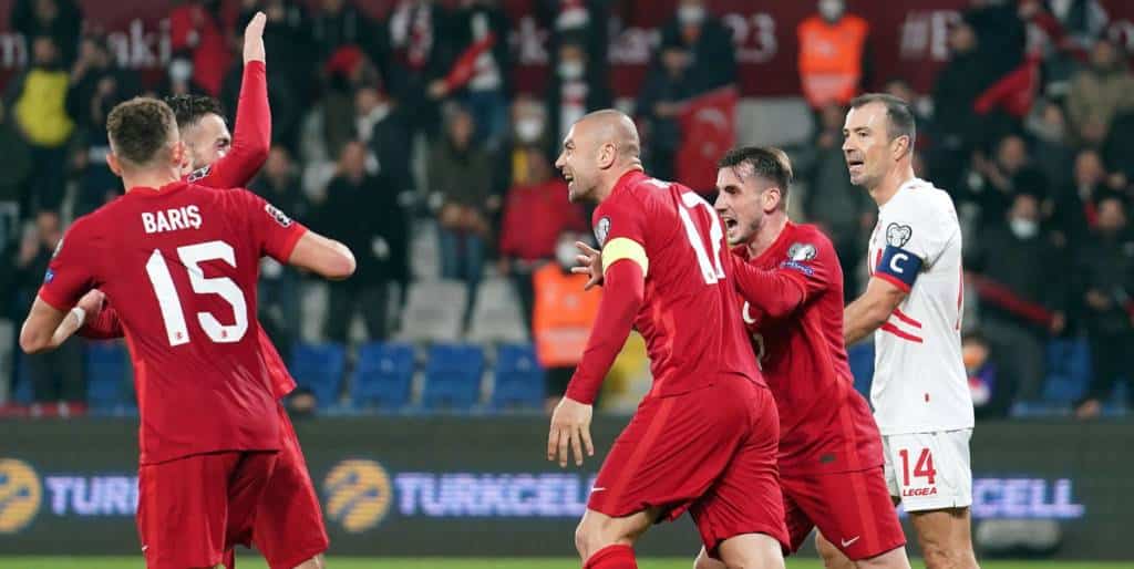 Norwegen patzt gegen Lettland: Türkei nach Kantersieg über Gibraltar jetzt auf Playoff-Platz!