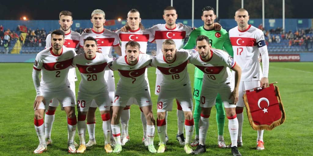 Riesen Lospech in den WM-Playoffs:  Türkei erst gegen Portugal, dann gegen Italien oder Nordmazedonien