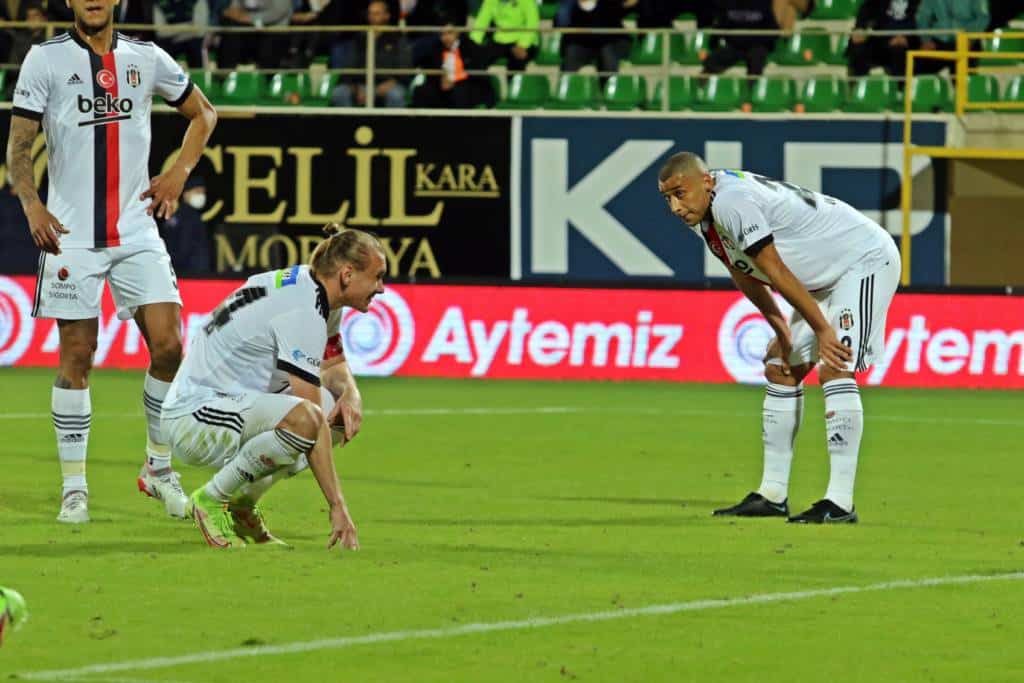 Besiktas-Coach Yalcin kritisiert Mannschaft öffentlich: „In zwei Jahren noch nie so ratlos gewesen“