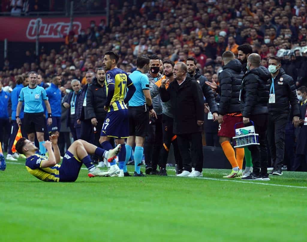 Schiedsrichterbeleidung & Platzverweis: Sechs Spiele Sperre für Fatih Terim