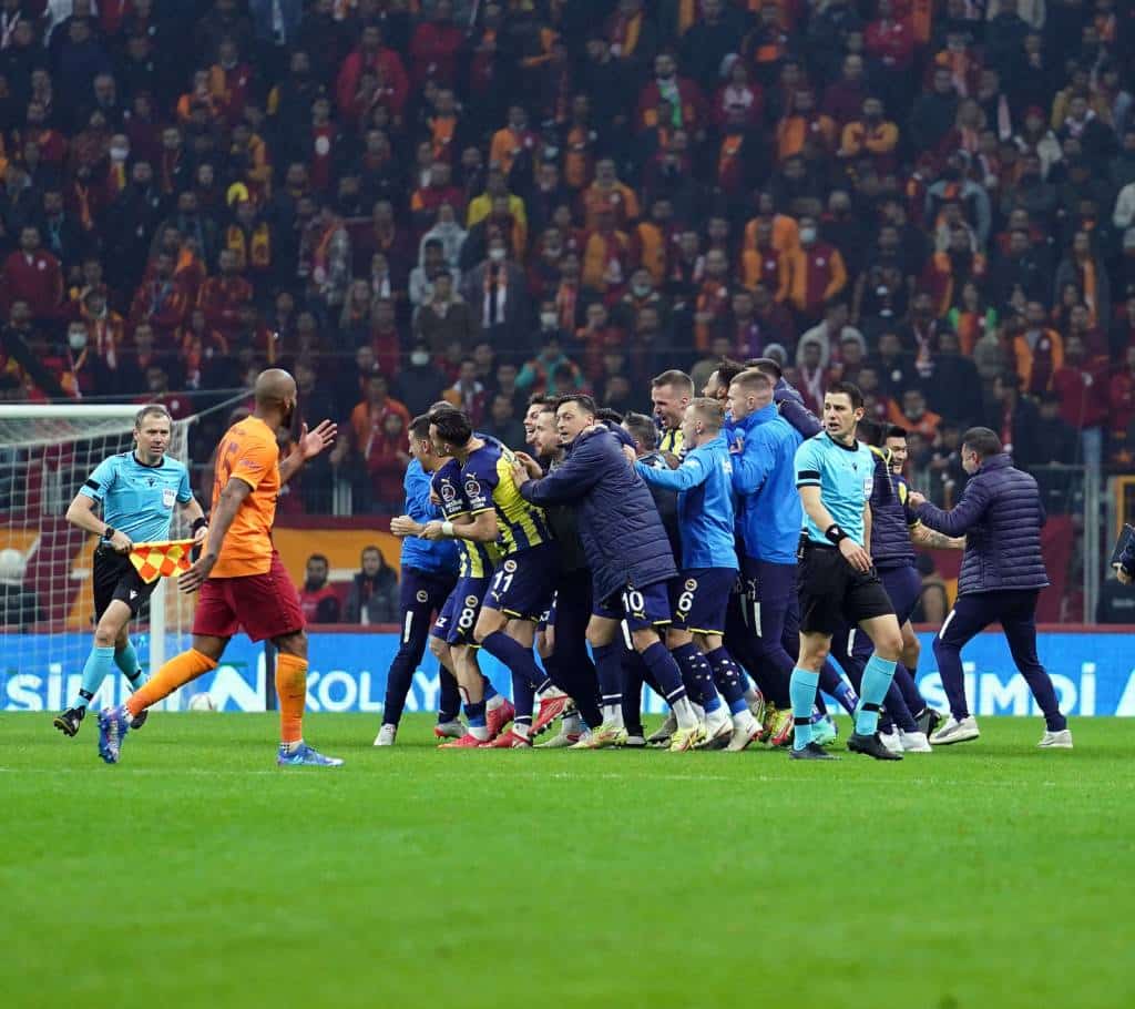 Fenerbahce-Coach Pereira nach Derby-Triumph: „Gekommen, um Meister zu werden“