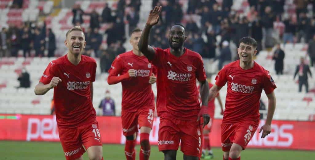 Süper Lig-Sonntag: Gaziantep ringt Konya nieder –  Sivas fertigt Hatay ab