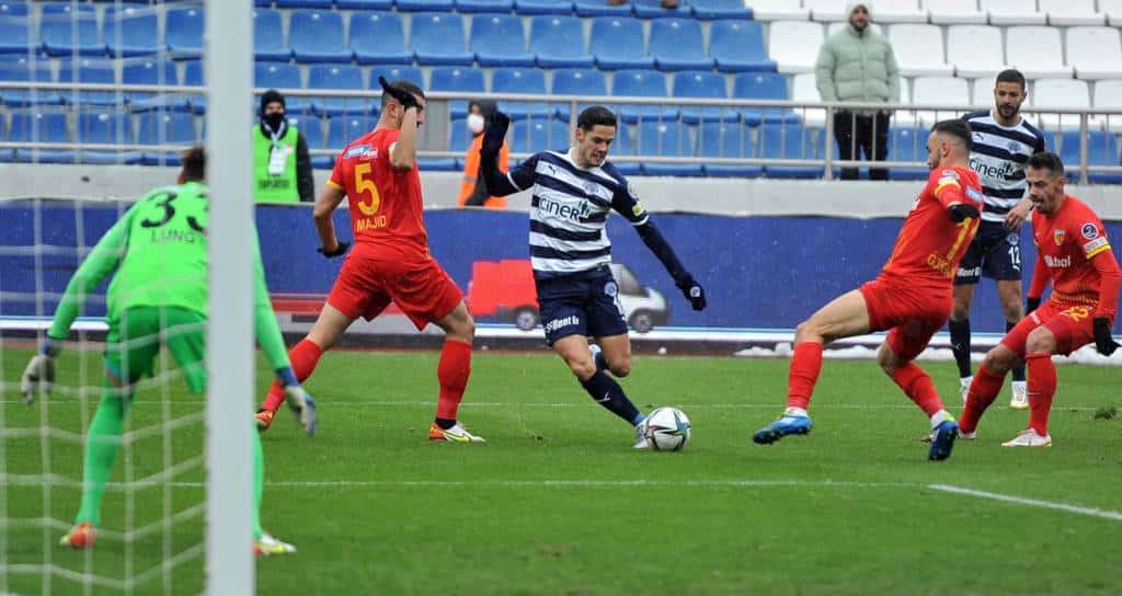 Kasimpasa feiert gegen Kayseri fünften Erfolg in Folge – Hatay gegen Rizespor ohne Sieger