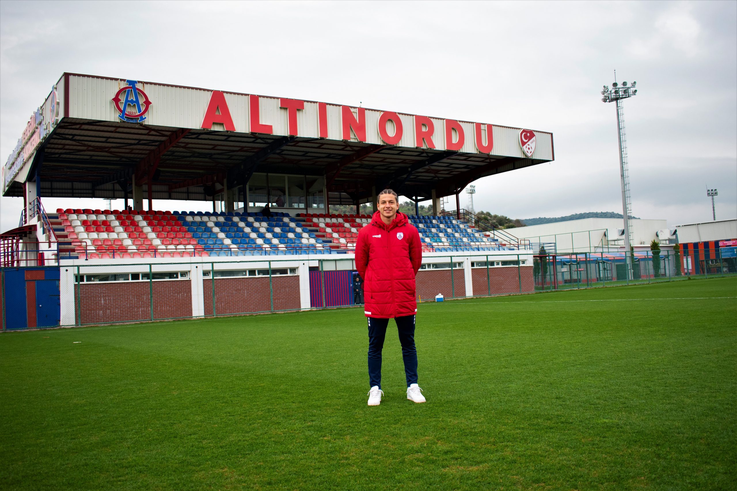 Spektakulärer Coup in Sicht: Trainer-Urgestein Yilmaz Vural will Traditionsklub Altinordu mit englischem Investor übernehmen