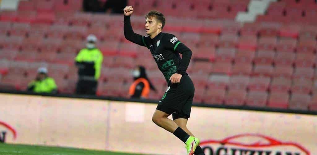 Zukunftsplanungen auf Hochtouren: Trabzonspor verpflichtet drei Youngster von Bursaspor