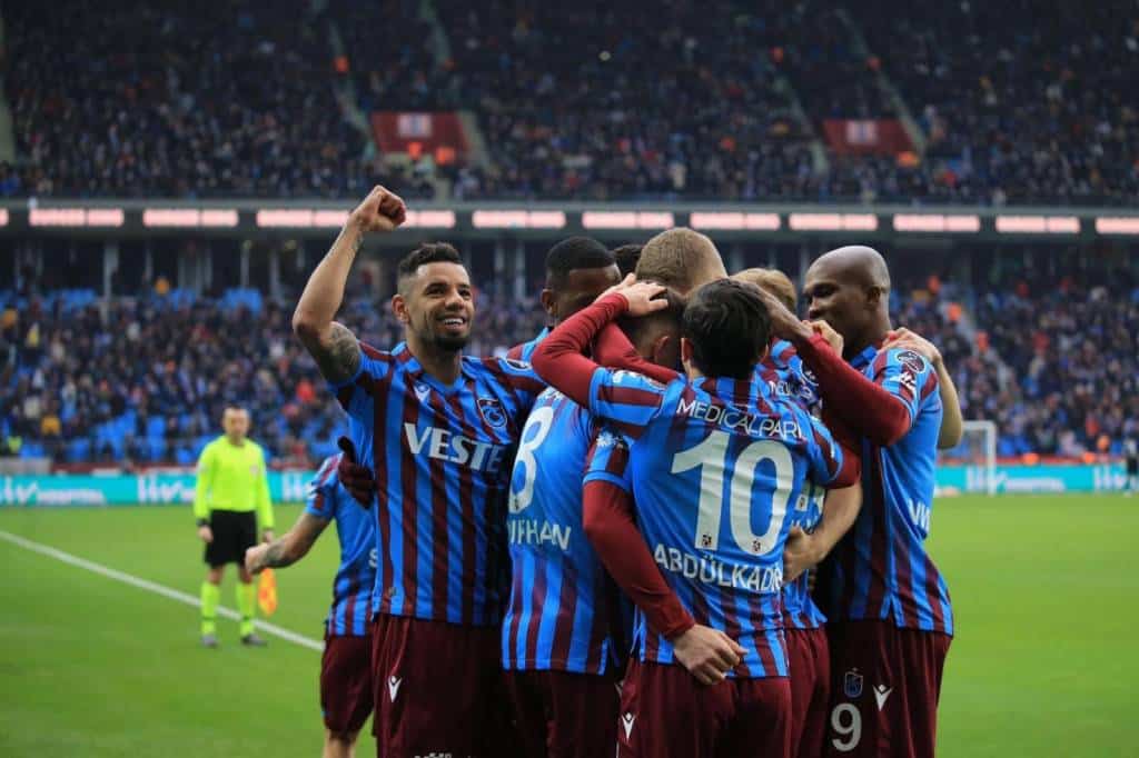 Drei Punkte dank Edin Visca – Trabzonspor mit 1:0-Arbeitssieg gegen Kasimpasa