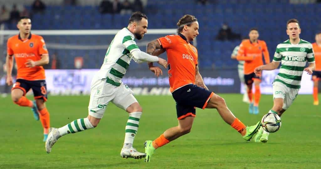 Kampf um Platz zwei: Basaksehir schlägt Konyaspor