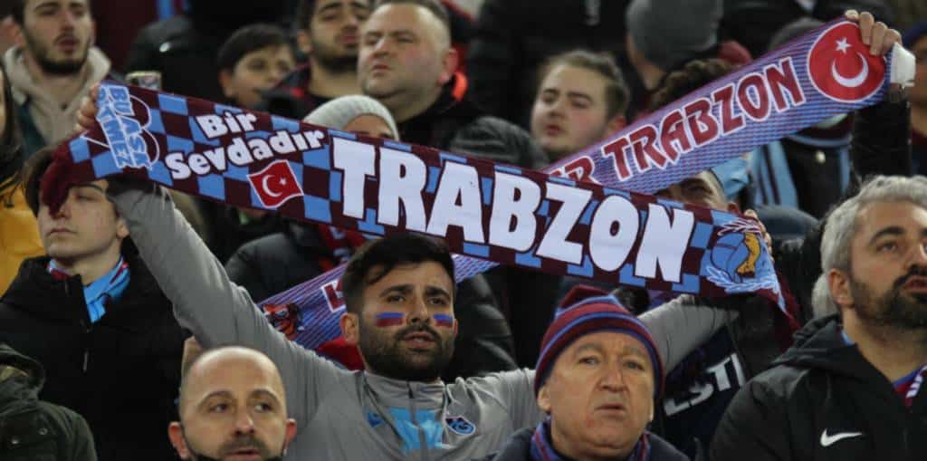 Trabzonspor kündigt Meisterfeier mit 61 Kanonenschüssen an – 15.000 Fans beim Abschlusstraining