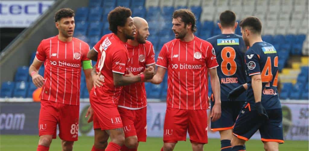 Süper Lig-Montag: Antalya schockt Basaksehir – Giresun hält sich von Abstiegsplätzen fern