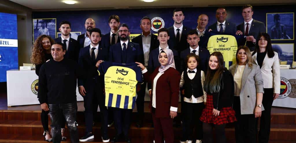 Offiziell: Kadioglu und Arda Güler verlängern bei Fenerbahce – Präsident Koc kündigt ausländischen Trainer an
