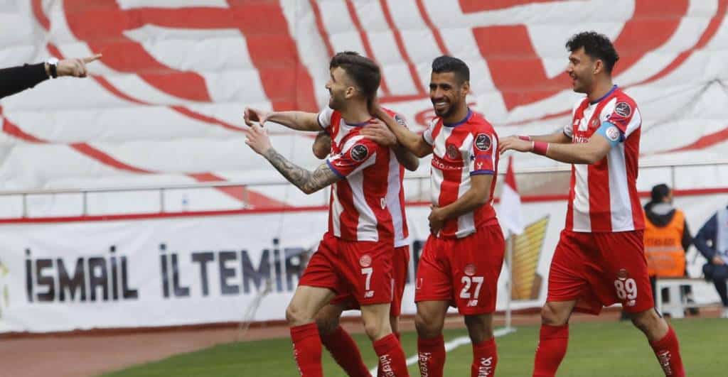 Antalyaspor marschiert weiter und lässt Giresun keine Chance – Sivasspor siegt gegen Altay
