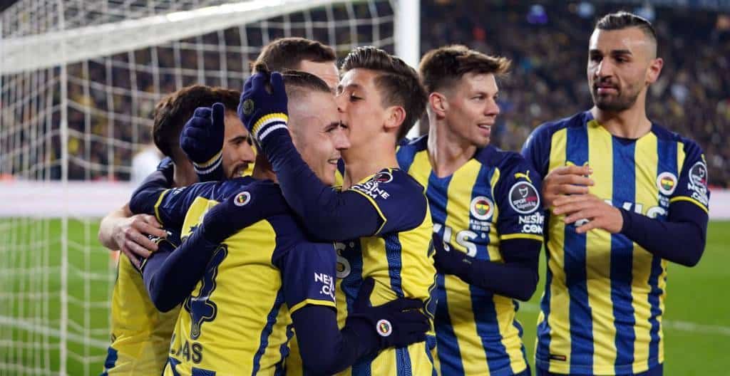 Kampf um Platz zwei: Fenerbahce ringt Konya trotz Rückstand nieder