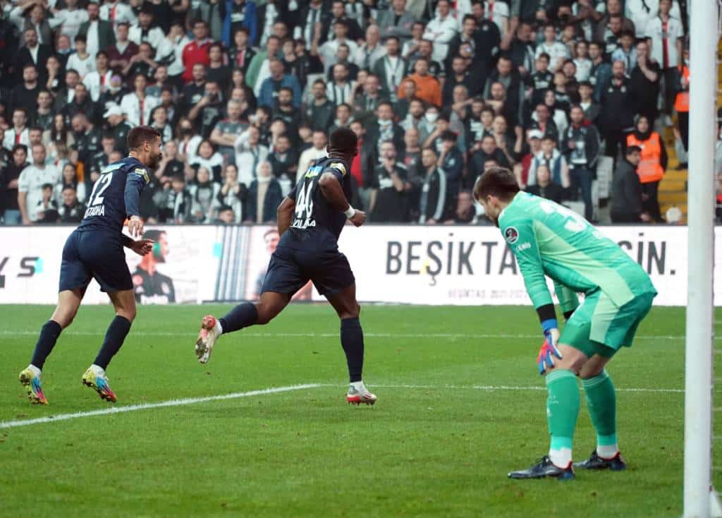Muleka-Show auch im Vodafone Park: Kasimpasa schlägt Besiktas mit 3:0!