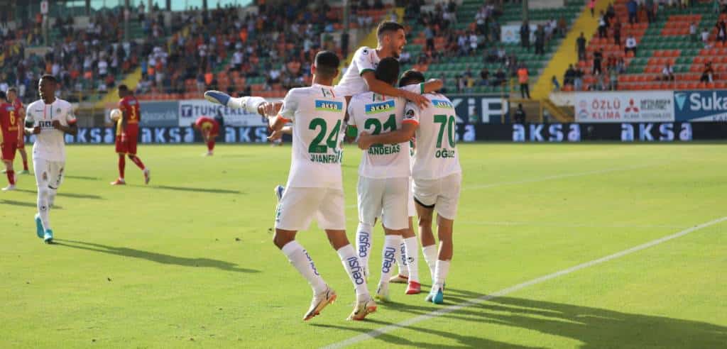 Alanya dreht Spiel gegen Malatya dank Doppelschlag – Rizespor schießt Göztepe mit 7:1 ab