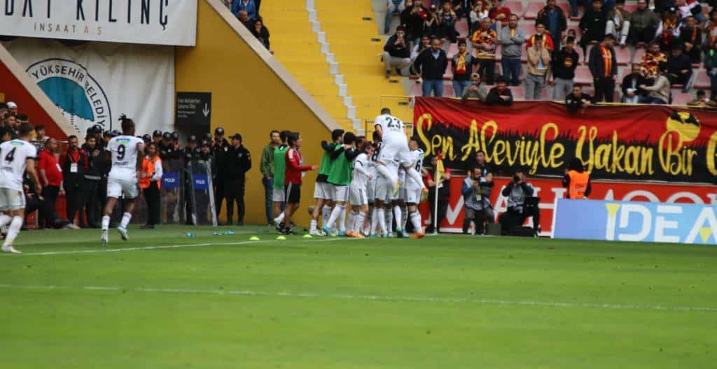 In nur 180 Sekunden: Joker N’Koudou bringt Besiktas in Kayseri per Doppelpack auf die Siegerstraße