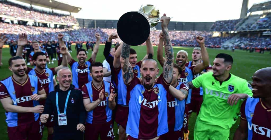 Meister Trabzonspor schlägt Absteiger Altay in Istanbul mit 2:1