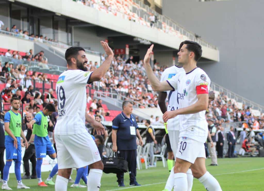 Süper Lig-Samstag: Umut Bozok so gut wie sicher Torschützenkönig, Sivasspor schlägt Kayseri