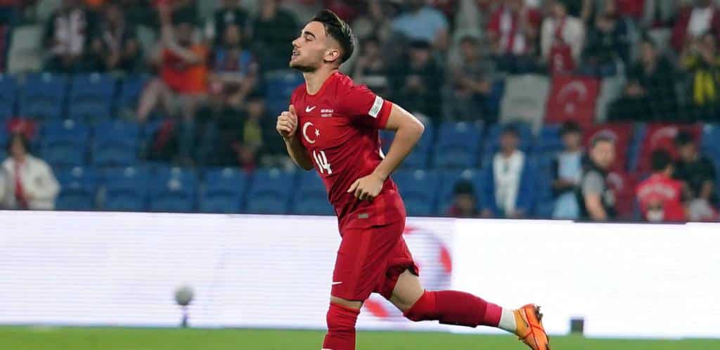 Jose Mourinho will Yunus Akgün nach Rom holen