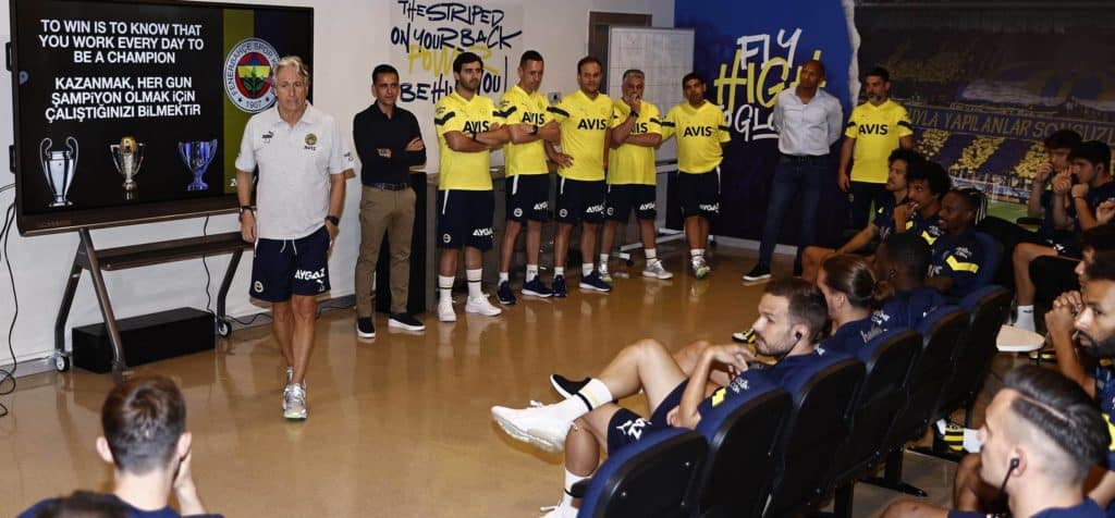 Fenerbahce: Keine zweite Chance für Mesut Özil – Jorge Jesus stellt Trainerteam vor