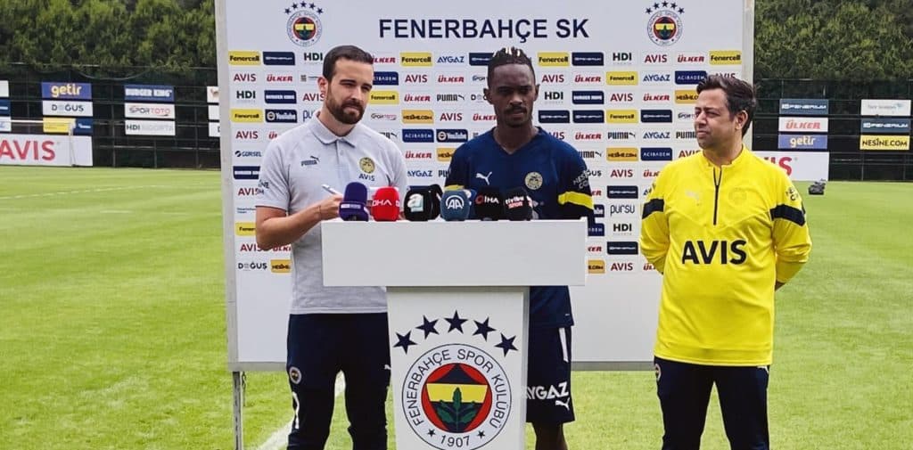 Lincoln Henrique: „Um Teil der Fenerbahce-Geschichte zu sein, müssen wir Titel gewinnen“