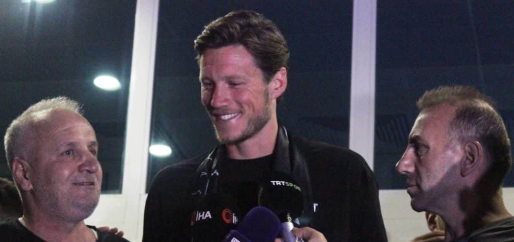 Wout Weghorst: „Ich respektierte Mario Gomez, mag Vergleiche jedoch nicht“