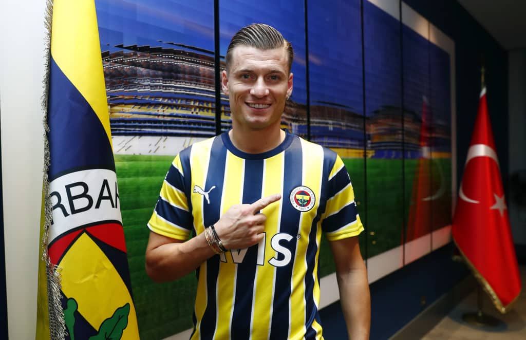 Offiziell: Ezgjan Alioski bei Fenerbahce