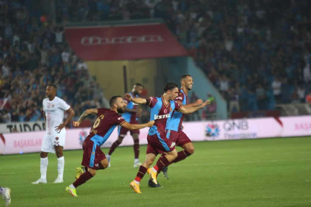 Überschattet von Viscas Horror-Verletzung: Trabzonspor siegt dank Ömür-Traumtor gegen Hatay