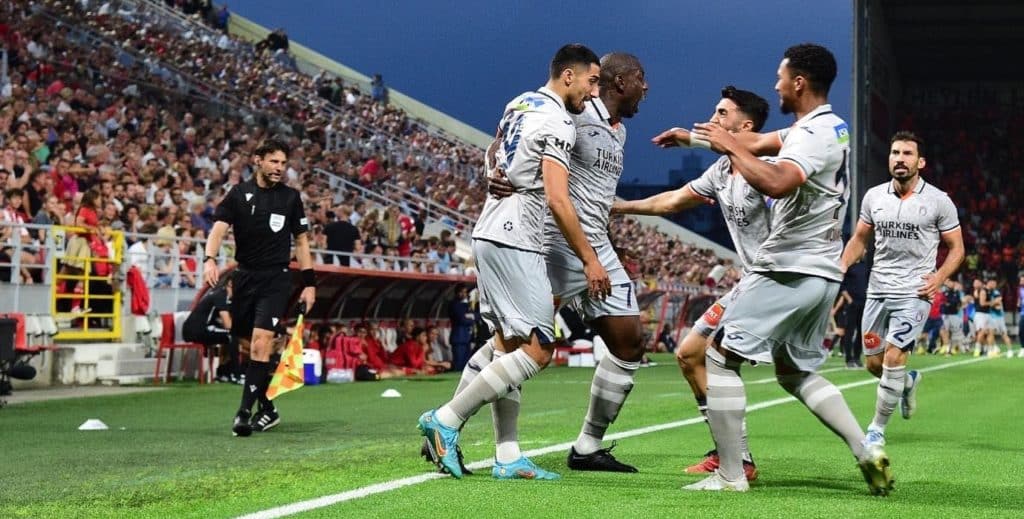 3:1 in Antwerpen! Medipol Basaksehir zieht in die Conference League-Gruppenphase ein!