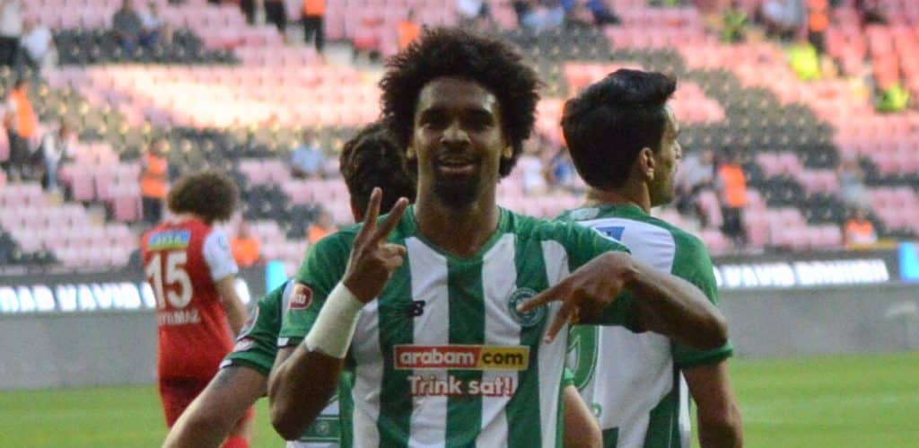Süper Lig-Samstag: Konyaspor ohne Gegentor neuer Tabellenführer, Diagne rettet Remis für Pirlo Bruno Paz