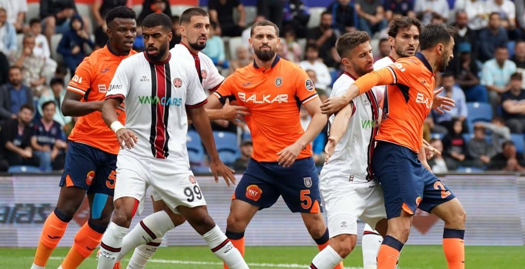 0:0 gegen Karagümrük: Basaksehir bleibt auch im sechsten Ligaspiel ohne Gegentor – Ankaragücü schlägt Sivas