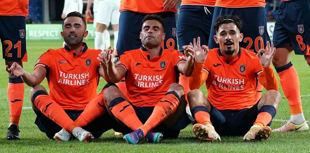 Ganz abgebrüht: Basaksehir besiegt RFS klar mit 3:0 und steuert weiter auf Gruppensieg zu